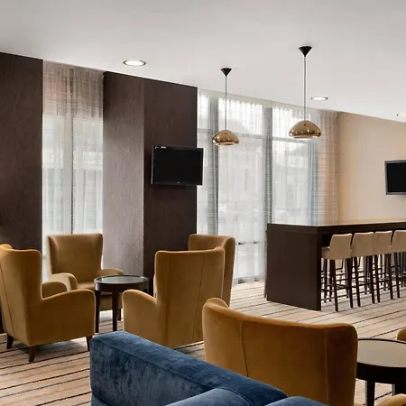 Hotel Hampton By Hilton 3*