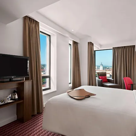 Hotel Hampton By Hilton 3*