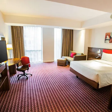 Hotel Hampton By Hilton 3*