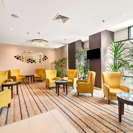 Hotel Hampton By Hilton 3*