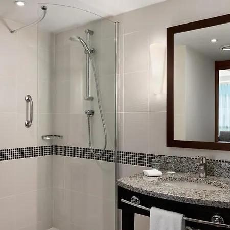 Hotel Hampton By Hilton 3*