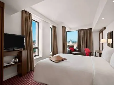 Hampton By Hilton Hotell